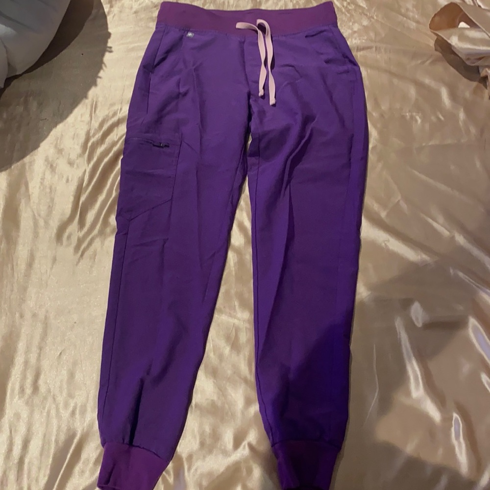 XS FIGS ZAMORA ULTRA VIOLET